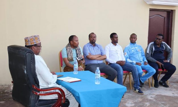 Guddoomiyaha Baarlamanka DGKGS ayaa Kulan is xogwareysi ah la yeeshay Maamulka Gobolka Bakool iyo Kan degmada Xudur.