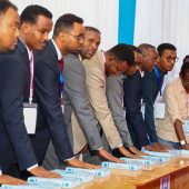 Swearing-in Of The New Members Of The House Of Representatives Svg+xml,%3Csvg%20xmlns%3D%22http%3A%2F%2Fwww.w3