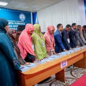 Swearing-in Of The New Members Of The House Of Representatives Svg+xml,%3Csvg%20xmlns%3D%22http%3A%2F%2Fwww.w3