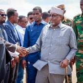 Speaker Welcomes The President Of The Southwest State To Baidoa Svg+xml,%3Csvg%20xmlns%3D%22http%3A%2F%2Fwww.w3