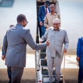 Speaker Welcomes The President Of The Southwest State To Baidoa Svg+xml,%3Csvg%20xmlns%3D%22http%3A%2F%2Fwww.w3